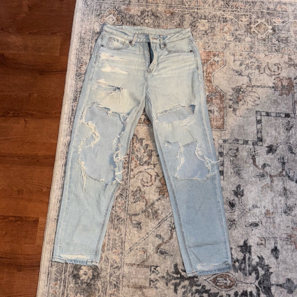 American Eagle Outfitters Light Blue Distressed Boyfriend Jeans